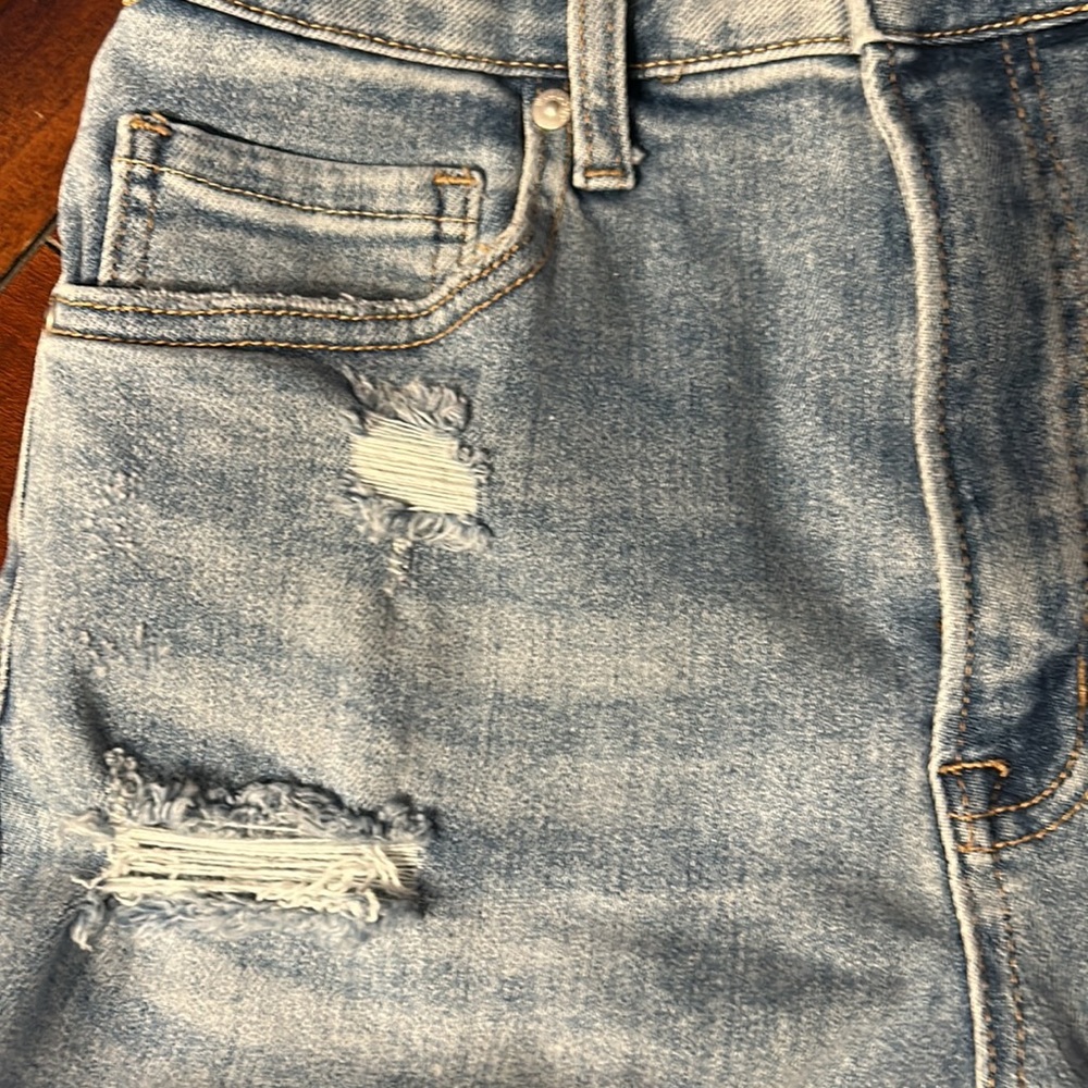 Windsor distressed denim shorts - Picture 2 of 11